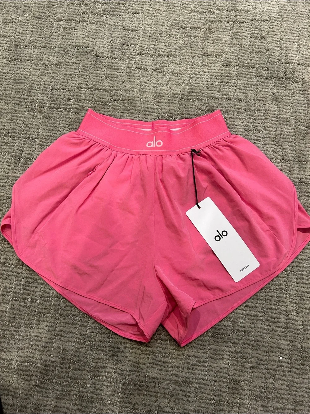 ALO Yoga lightweight pink